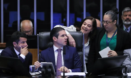 Câmara aprova urgência para isenção do IR de quem ganha até R$ 5 mil