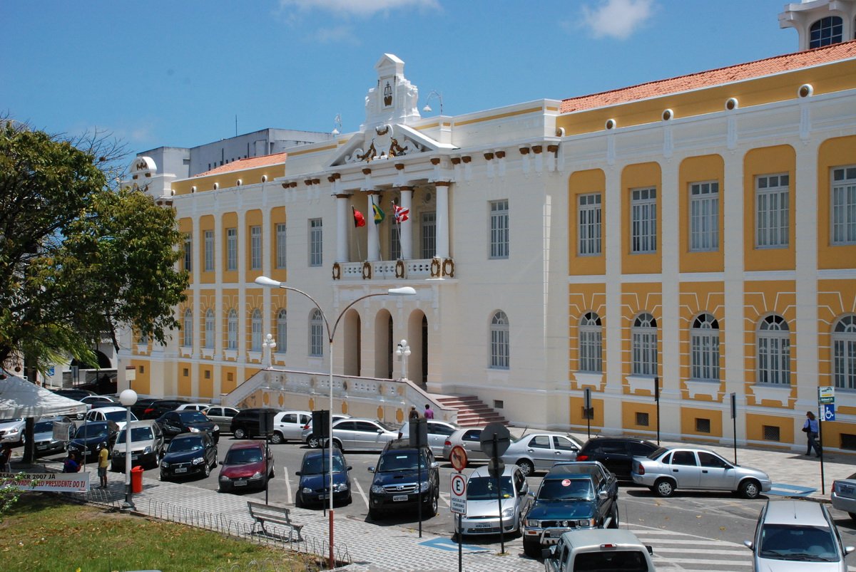 TJ mantém suspensão de decreto que anulava concurso público em Bayeux