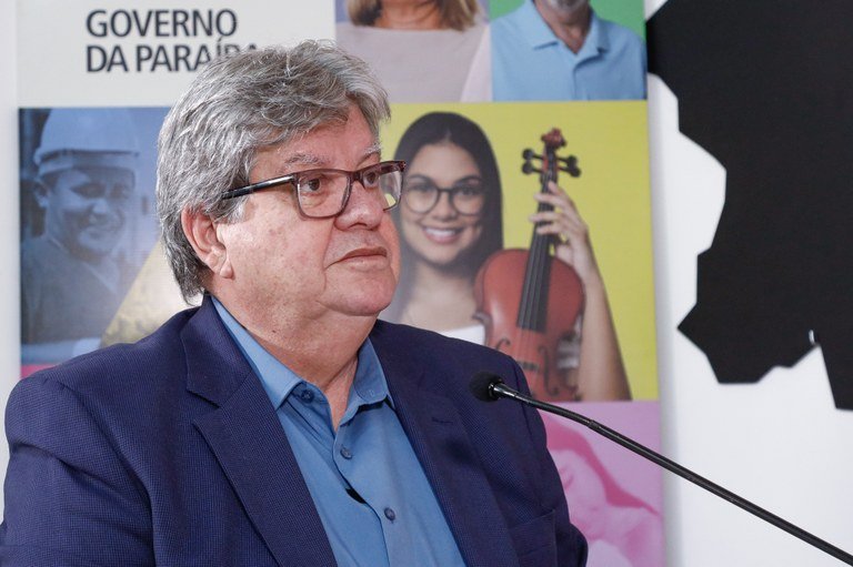 João anuncia R$ 2,8 bilhões em pagamento das folhas, 2ª parcela do 13º e abono natalino