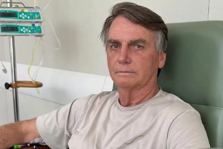 Polícia Federal conclui em laudo médico que Bolsonaro precisa de cirurgia de hérnia