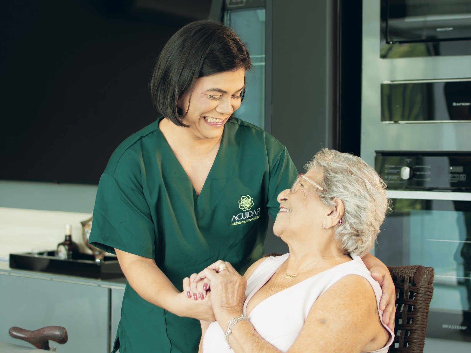 Festas de fim de ano acendem alerta para cuidados com a saúde e o bem-estar de idosos