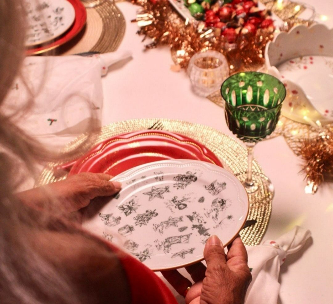 MAG Shopping promove Campanha Promocional de Natal 2025 com louça exclusiva em porcelana