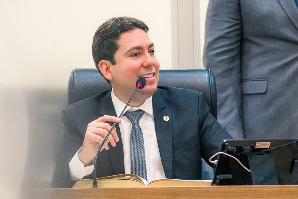 Felipe Leitão convoca coletiva e anúncio pode redesenhar disputa pelo Governo da Paraíba