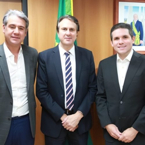 Ministros Alexandre Padilha e Camilo Santana se reúnem com Hugo Motta para discutir a eleição da Câmara