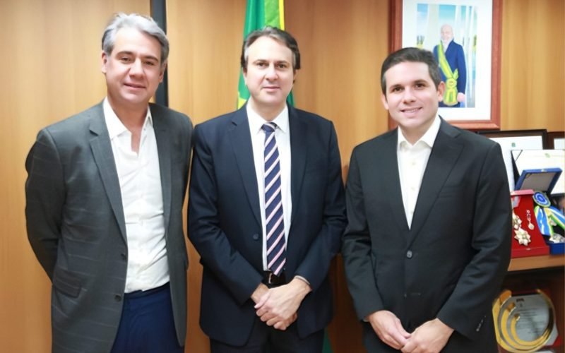 Ministros Alexandre Padilha e Camilo Santana se reúnem com Hugo Motta para discutir a eleição da Câmara