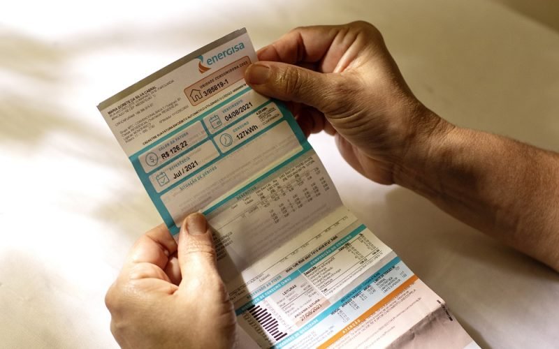 Aneel discute reajuste de até 15,83% nas contas de luz da Paraíba nesta quarta-feira