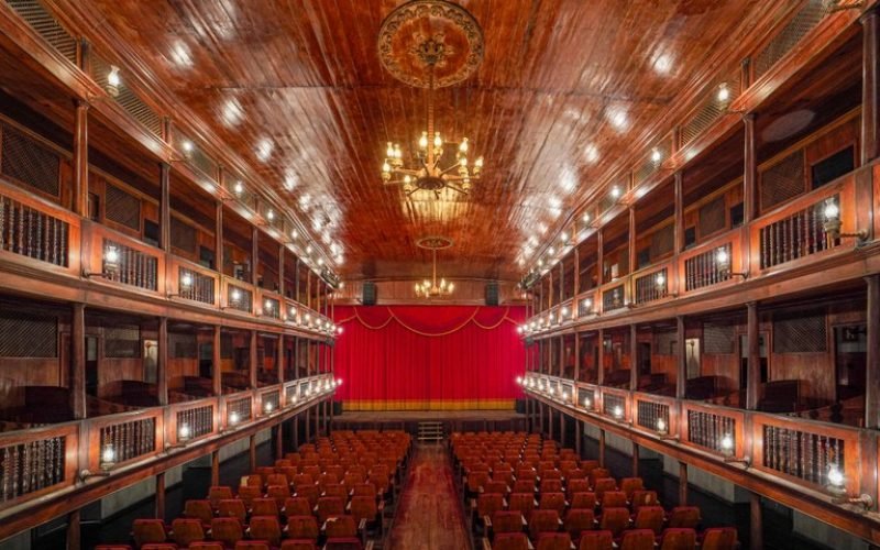 Teatro Santa Roza é reinaugurado nesta quarta-feira com programação artística; confira