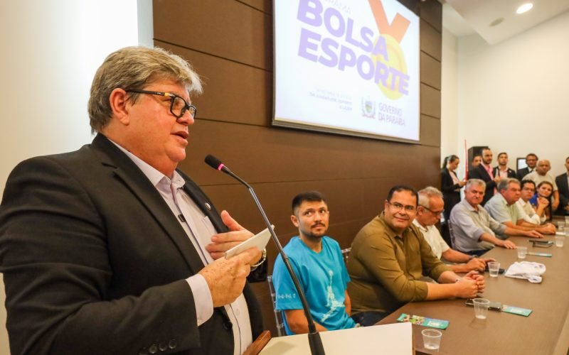 João Azevêdo contempla 548 atletas, paratletas e técnicos com o programa Bolsa Esporte