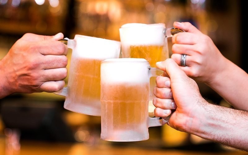 Dia Internacional da Cerveja: Outback terá chopp com 50% de desconto durante a noite toda nesta sexta-feira (02)