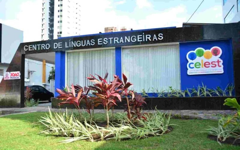 Inscrições em 700 vagas para cursos gratuitos de idiomas acontecem neste sábado