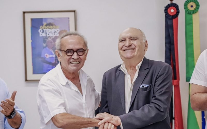 Cícero Lucena reassume o cargo de prefeito após viagem internacional para viabilizar investimentos em JP