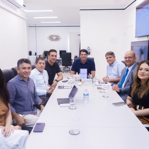 Leo assina lei para fomentar a economia e fortalecer o Centro Histórico de JP