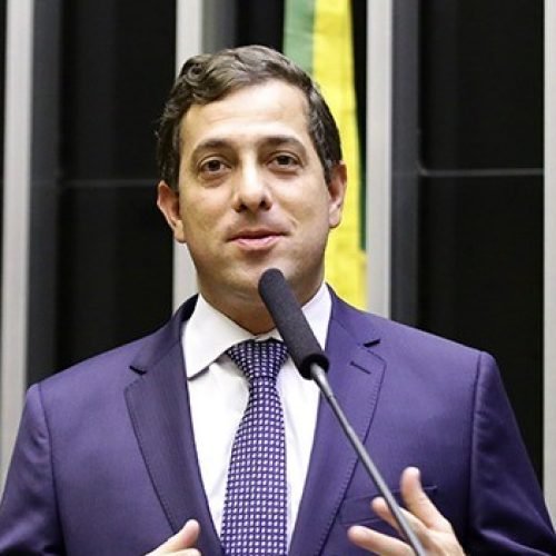 Gervásio Maia anuncia saída do PSB e filiação ao PCdoB em João Pessoa