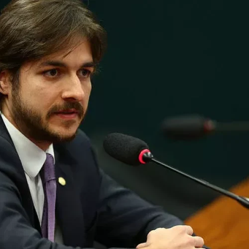 De olho em 2026, Pedro fecha com Efraim e acena para Veneziano
