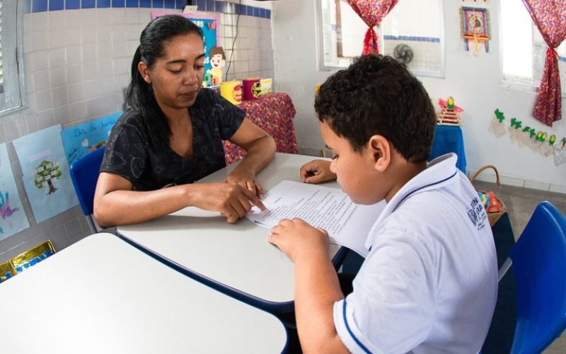 PB conquista Selo Ouro em alfabetização e tem maioria dos municípios reconhecida nacionalmente