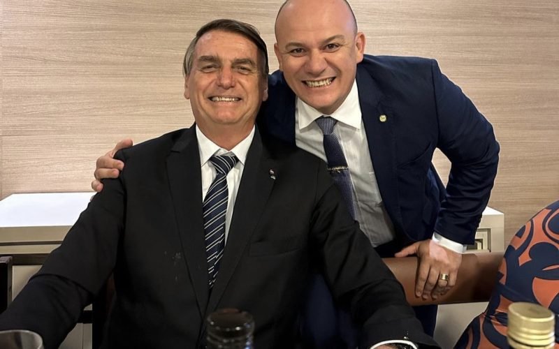 Alexandre de Moraes autoriza visita de Cabo Gilberto a Jair Bolsonaro na Papudinha
