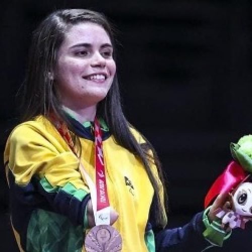 Paraibana Silvana Fernandes conquista bronze nas Paralimpíadas de Paris