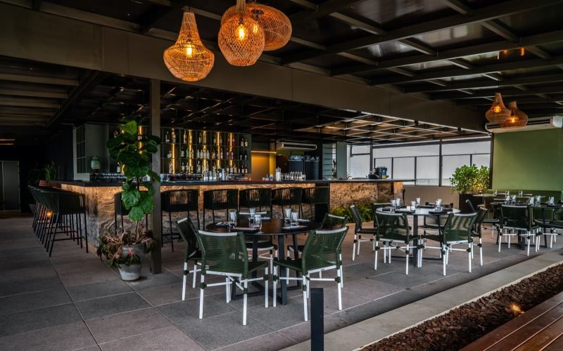 Sea Rooftop, no Bessa, divulga programação musical da semana com atrações ao vivo em João Pessoa