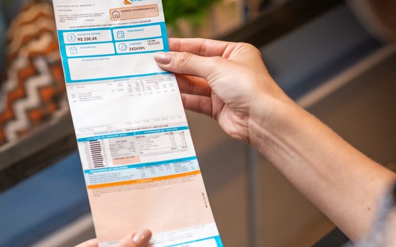 Conta de luz vai ficar mais cara a partir de sexta-feira com nova bandeira tarifária; entenda