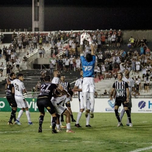 Treze assume a liderança do Campeonato Paraibano ao vencer o Botafogo-PB por 2 a 0