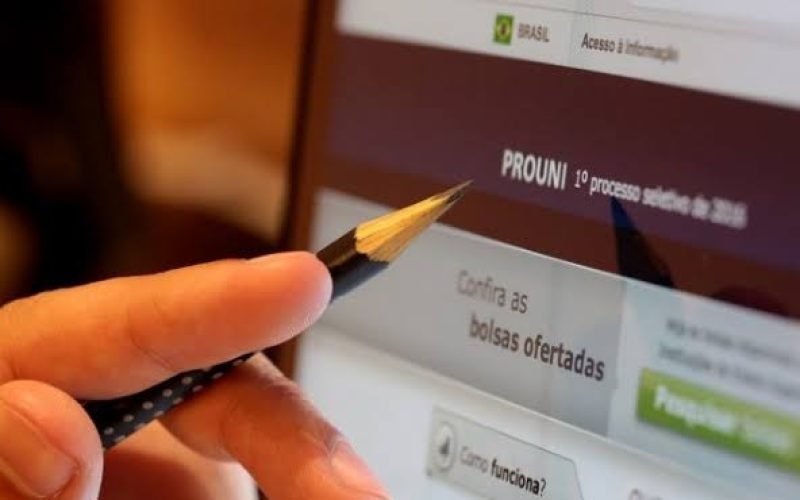 Com atrasado, MEC divulga resultado da segunda chamada do Prouni