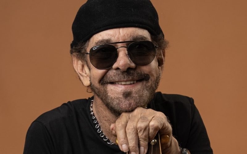 Nando Cordel apresenta o show “De Volta Pro Aconchego” na Paraíba, em abril