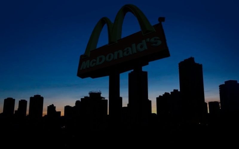 McDonald’s participa da Hora do Planeta e celebra marco de mais de 96% de energia renovável em operações