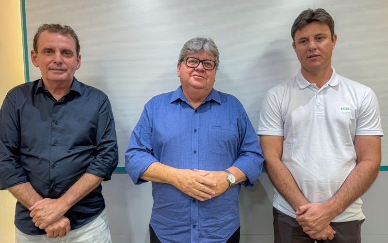 Prefeito de Areia de Baraúnas se filia ao PSB em evento com presença do governador João Azevêdo