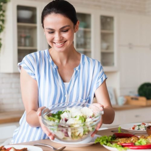 Taeq mostra cinco dicas práticas para alimentação no verão; confira