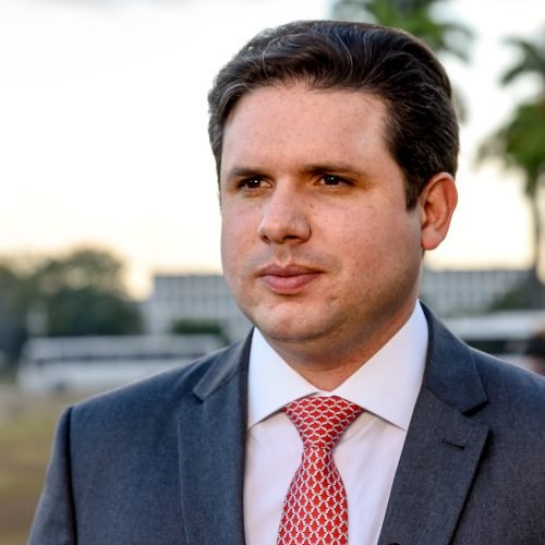 Republicanos aguarda conversa com João para discutir comando da Educação