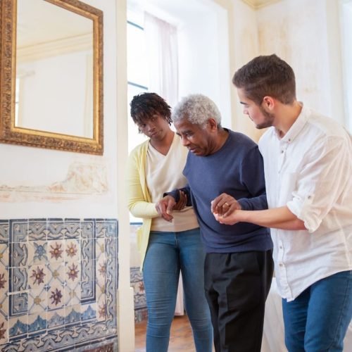 Primeiros socorros em casa: como agir em situações de emergência com idosos