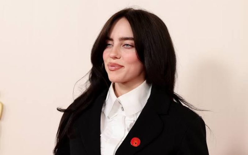 Recorde: Billie Eilish se torna a pessoa mais jovem a vencer dois Oscars
