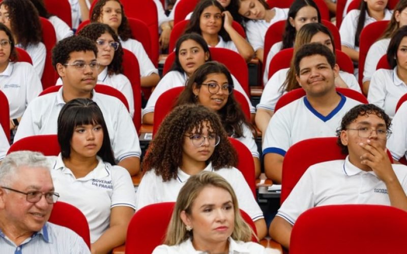 João autoriza investimentos de R$ 17,1 milhões para fortalecer o protagonismo estudantil