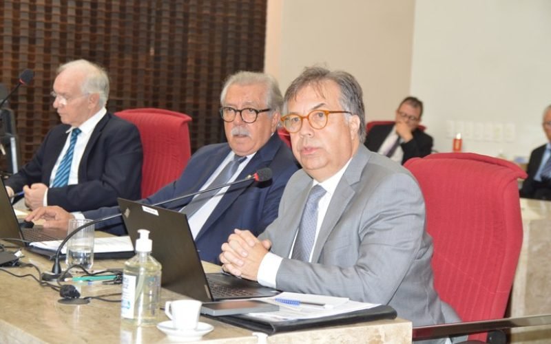 Fábio Nogueira é eleito novo presidente do Tribunal de Contas da PB para o biênio 2025/2026