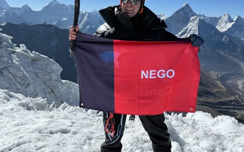 Empresário paraibano anuncia nova tentativa de escalar o Everest em 2026