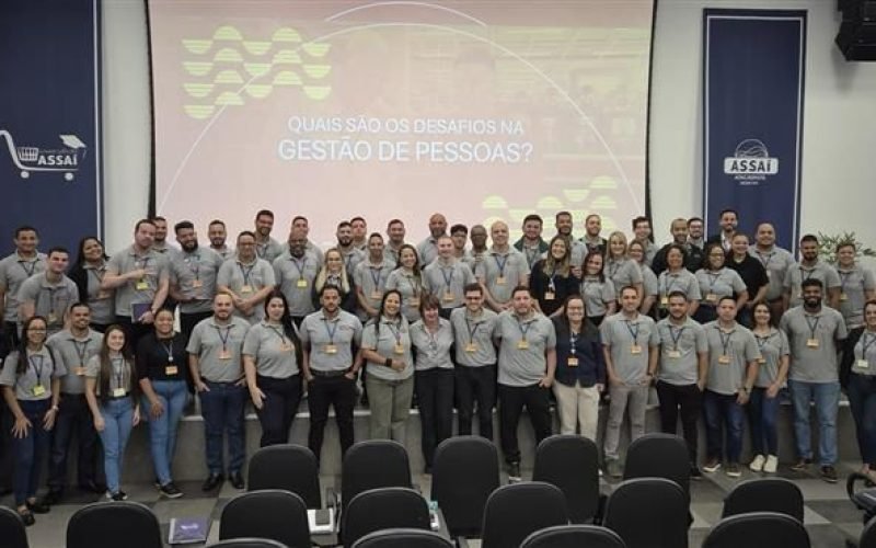 Assaí promove trainees e fortalece a formação de líderes internos