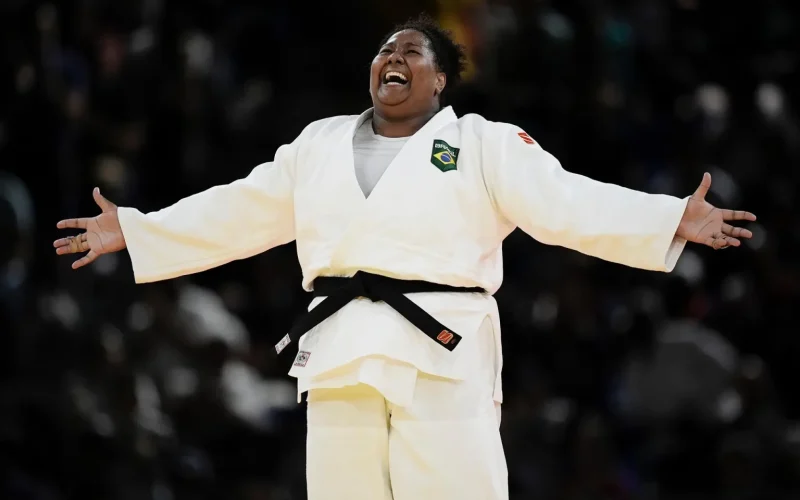 Paris 2024: Beatriz Souza vence final no judô e conquista primeiro ouro do Brasil