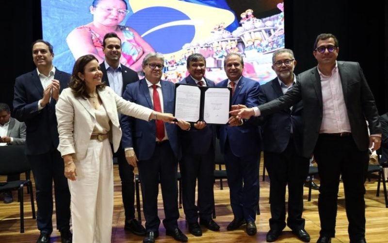 Joao e Wellington Dias lançam Acredita no Primeiro Passo e destacam o fortalecimento da inclusão social na PB