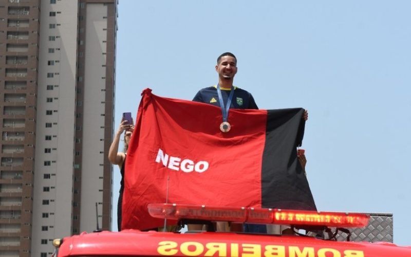 João Azevêdo recepciona medalhista olímpico Netinho e destaca investimentos do Governo da Paraíba no esporte