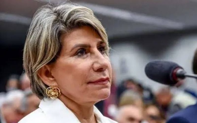 Edna Henrique oficializa pré-candidatura a prefeita de Monteiro durante entrevista na imprensa