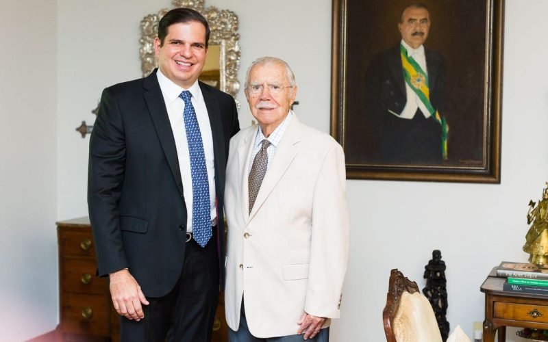 Itaipu Binacional homenageia ex-presidente José Sarney em celebração aos 50 anos da empresa