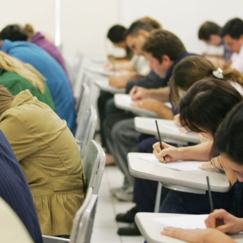 Concursos abertos na Paraíba oferecem 312 vagas com salários de até R$ 11 mil; confira lista