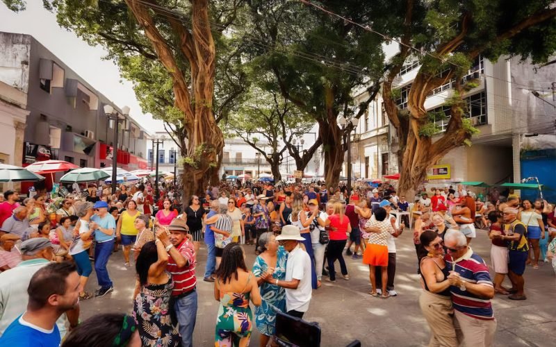 Big Band 5 de Agosto faz homenagem ao aniversário da cidade no Sabadinho Bom