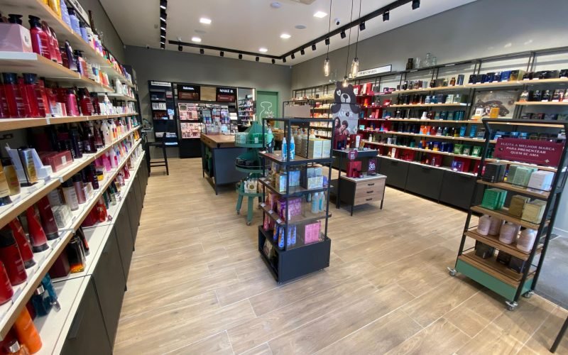 O Boticário reinaugura loja em novo formato no centro de Campina Grande
