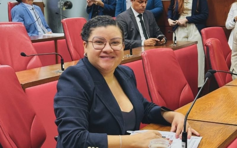 Vereadora Jailma deixa base de Cícero e anuncia alinhamento à oposição na CMJP