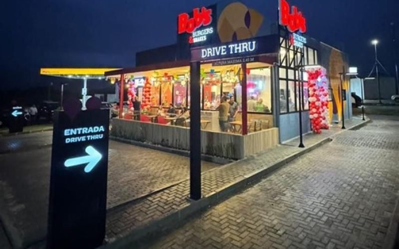 Tecnologia e praticidade: modelo de negócio Drive-thru é aposta do Bob’s para expansão