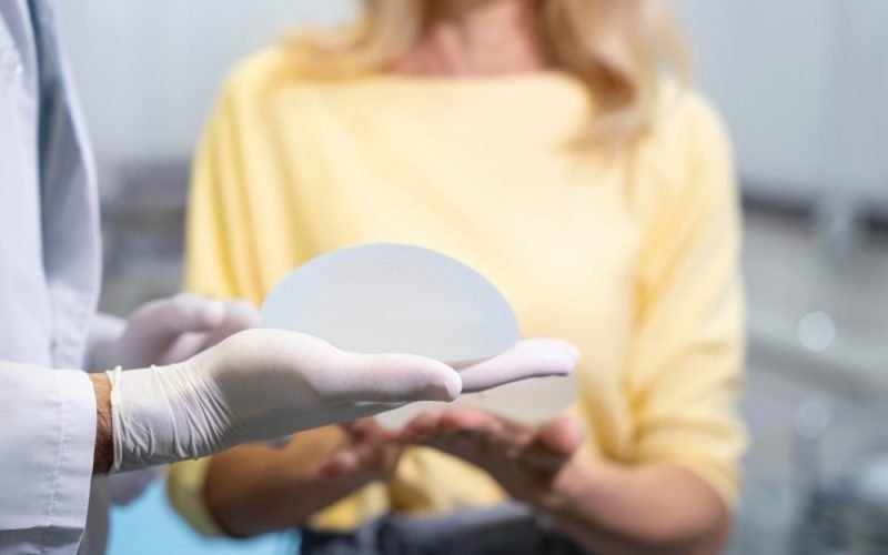 Plástica nos seios: Como escolher a prótese ideal e garantir resultados duradouros com segurança e estilo