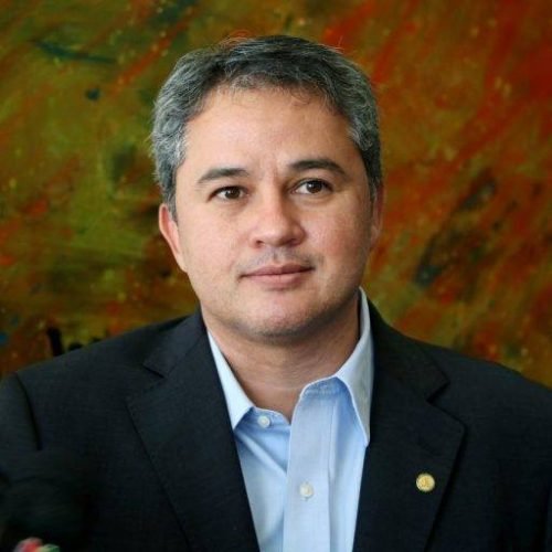 Efraim Filho confirma evento político em João Pessoa com presença de Flávio Bolsonaro