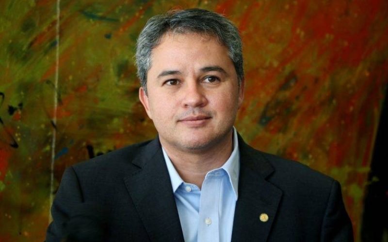 Efraim Filho confirma evento político em João Pessoa com presença de Flávio Bolsonaro