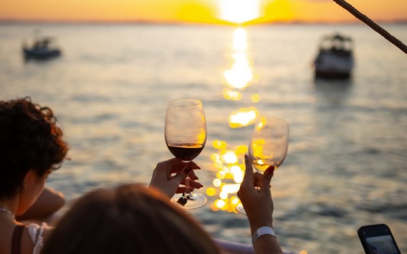 Com rótulos premiados, Festival Vinho na Vila chega ao Recife e movimenta enófilos da Paraíba